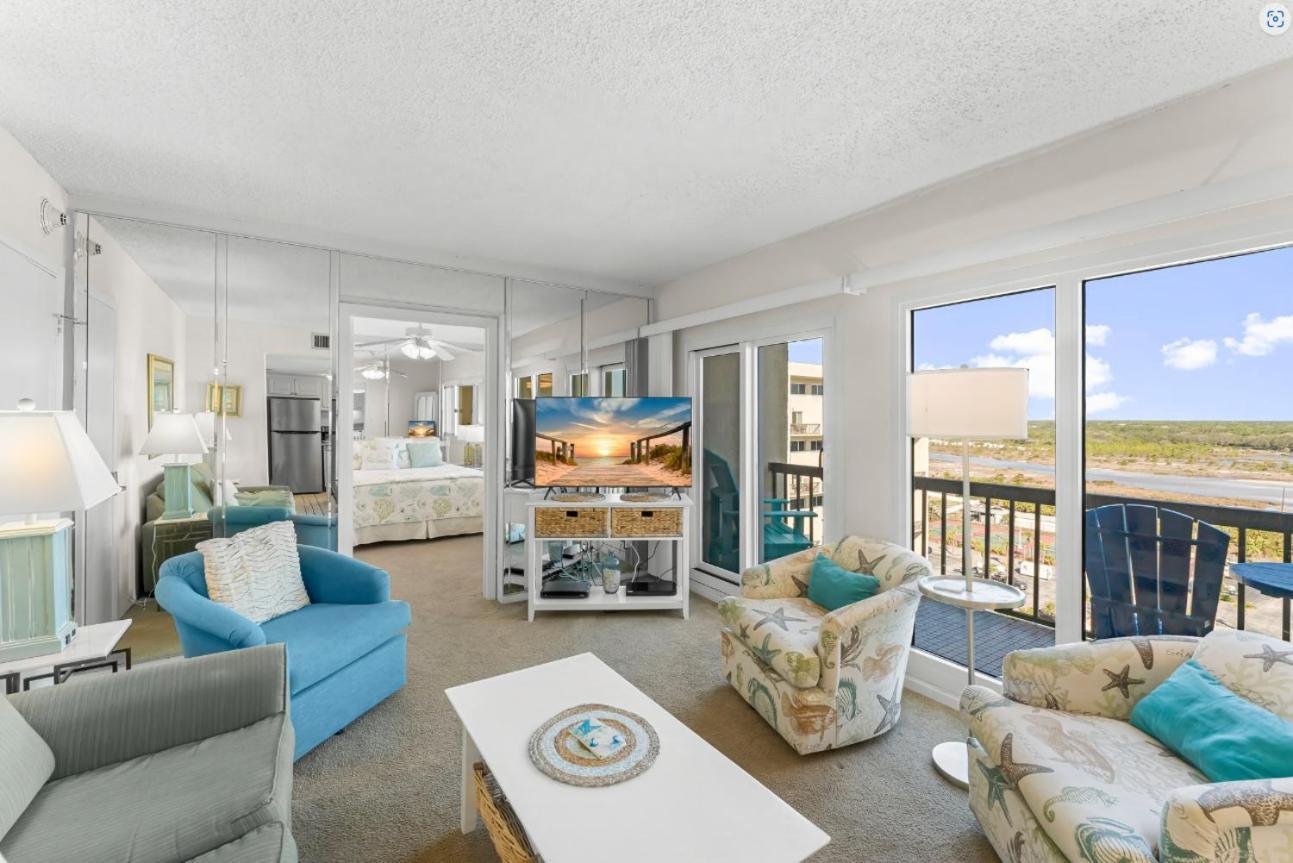 Pinnacle Port Penthouse #3 Holiday home